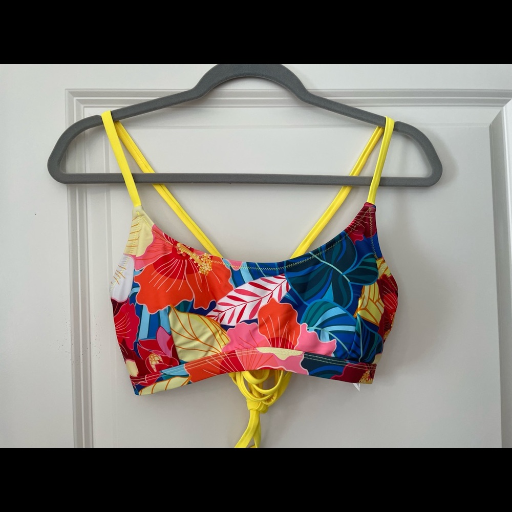 Bright, colorful and fun CUPSHE bikini. Bright floral XL.